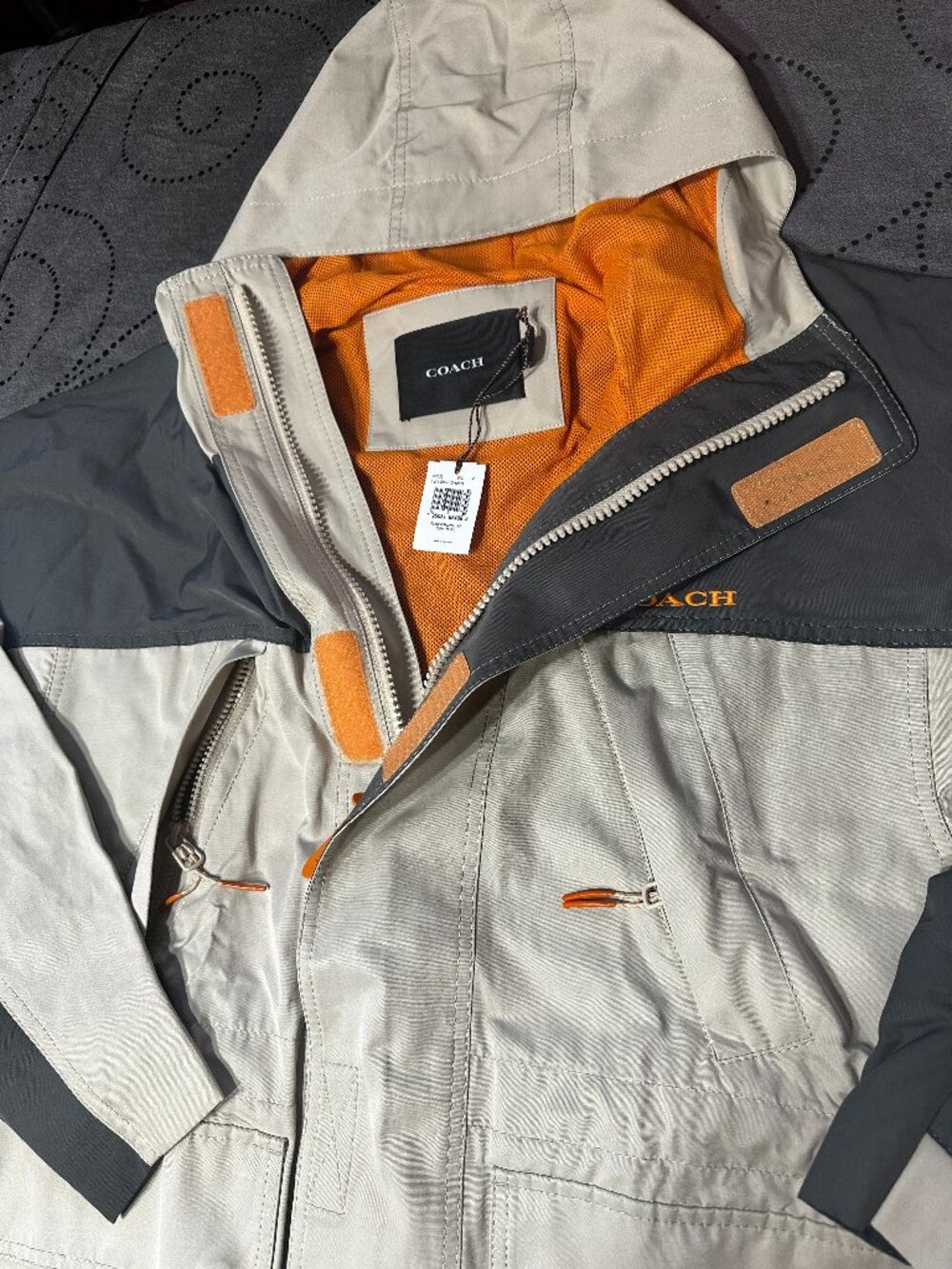 COACH HOODIE JACKET COLOR L. GRAY GRAPHITE ORANGE SIZE M UNISEX ? NWT $790.00